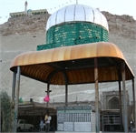 غبارروبی حرم 14 شهید گمنام کوه خضر قم