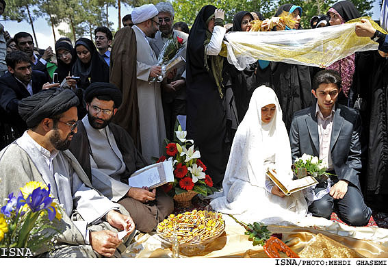 مراسم عقد در جوار شهدا