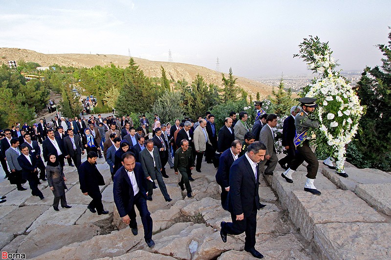 ادای احترام شهرداران کشورهای حاشیه جاده ابریشم