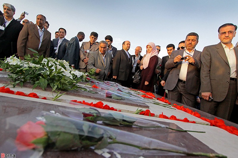 ادای احترام شهرداران کشورهای حاشیه جاده ابریشم