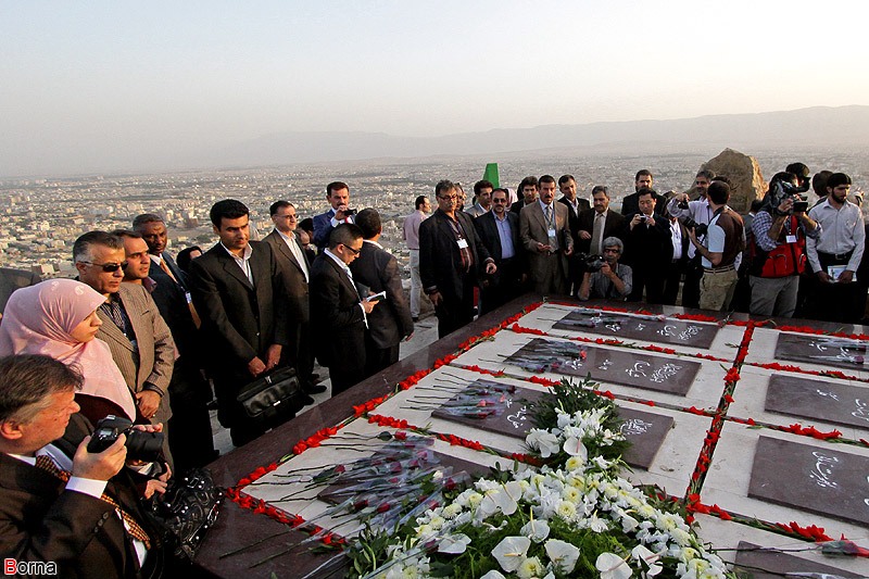 ادای احترام شهرداران کشورهای حاشیه جاده ابریشم