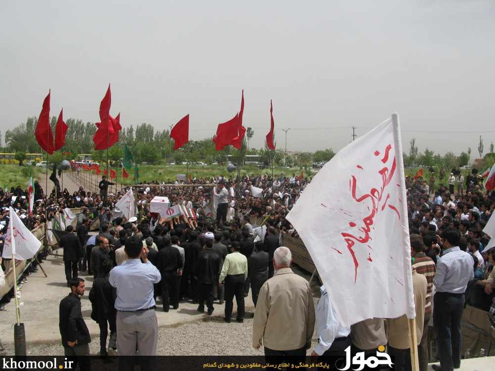 تشییع و خاکسپاری شهدای گمنام زنجان