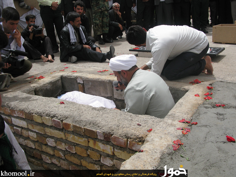 تشییع و خاکسپاری شهدای گمنام زنجان