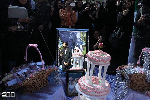 مراسم عقد زوج دانشجو در جوار حرم شهدای گمنام دانشگاه تهران