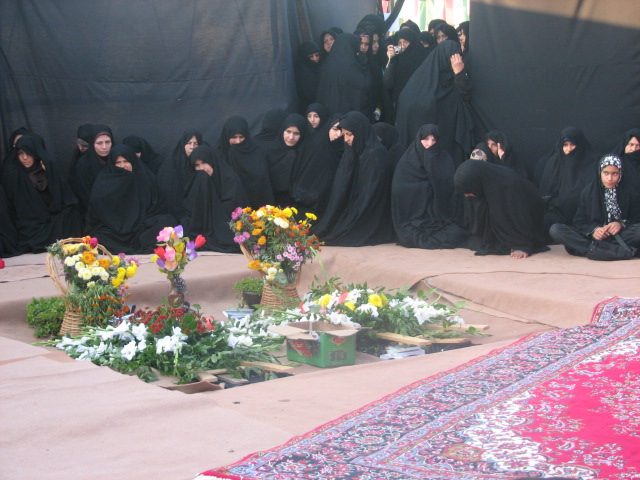 آغاز ساخت حرم مطهر شهدای گمنام دانشگاه آزاد اردستان