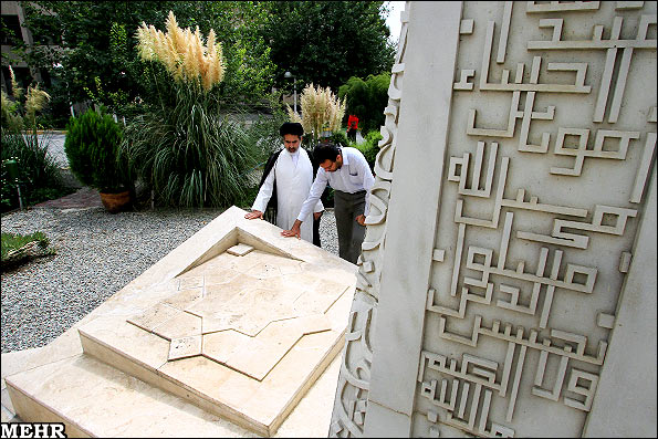 مزار مطهر شهدا در دانشگاه2