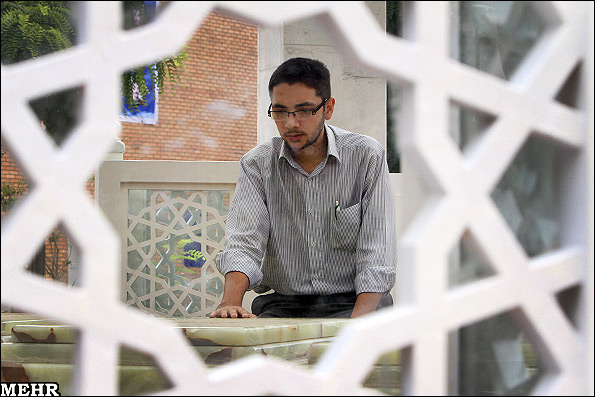 vمزار مطهر شهدا در دانشگاه2