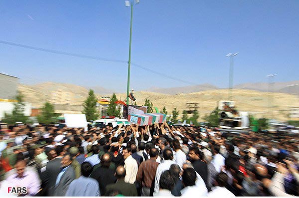 تشییع و خاکسپاری در دانشگاه ازاد واحد رودهن