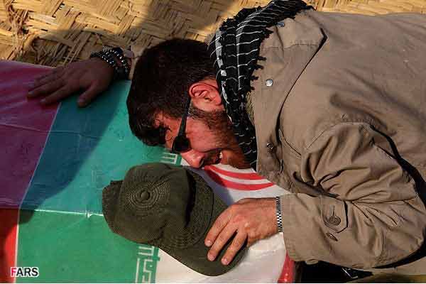 تشییع و خاکسپاری دو شهید گمنام در سومار