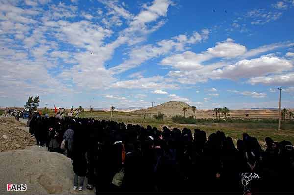 تشییع و خاکسپاری دو شهید گمنام در سومار