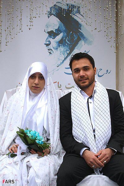 عقد آسمانی در جوار قبور شهدای گمنام