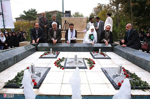 عقد آسمانی در جوار قبور شهدای گمنام