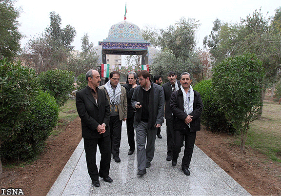 احترام معاونین فرهنگی جهاد دانشگاهی به شهدای گمنام