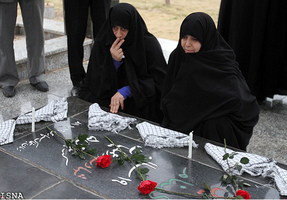 احترام معاونین فرهنگی جهاد دانشگاهی به شهدای گمنام