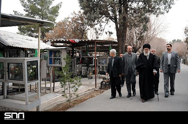 حضور رهبر انقلاب در مرقد امام راحل، مزار شهدای گمنام و گلزار شهدا