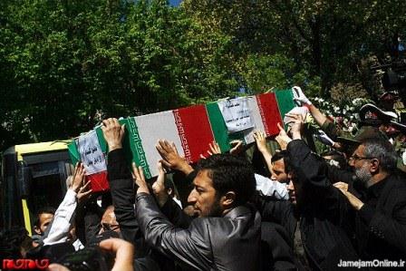 تشییع و خاکسپاری دو شهید گمنام در دانشگاه آزاد اسلامی تبریز