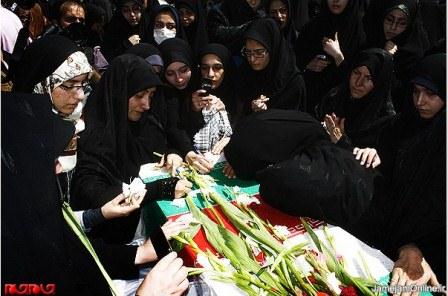 تشییع و خاکسپاری دو شهید گمنام در دانشگاه آزاد اسلامی تبریز