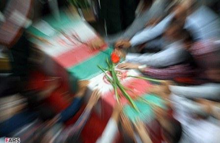 تشییع پیکر هفت شهید دفاع مقدس در اصفهان