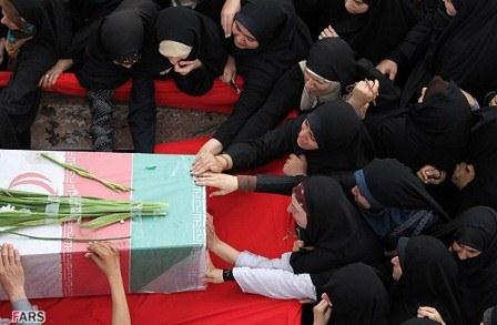 تشییع پیکر هفت شهید دفاع مقدس در اصفهان