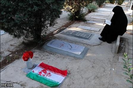 افطاری در جوار مزار شهدای گمنام