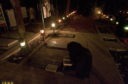 شب نوزدهم رمضان در جوار مزار شهدای گمنام بهشت زهرا (س)