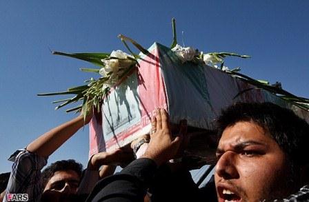 تشییع وخاکسپاری شهیدان  گمنام در دانشگاه آزاد اسلامی واحدعلوم و تحقیقات