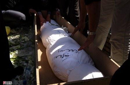 تشییع وخاکسپاری شهیدان  گمنام در دانشگاه آزاد اسلامی واحدعلوم و تحقیقات