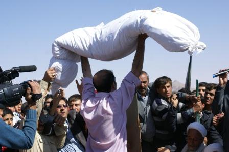 تشییع و خاکسپاری شهدا گمنام در دهاقان اصفهان