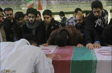 تشییع پیکر دو شهید گمنام دفاع مقدس در دانشگاه آزاد پردیسان