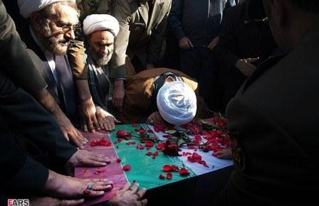 تشییع شهید گمنام در دانشگاه علوم پزشکی ارتش