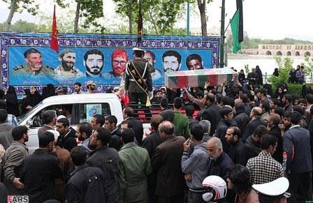 تشییع شهید حاج احمد صداقت و پنج شهید گمنام در اصفهان