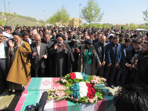 تشییع و خاکسپاری در دانشگاه آزاد کردستان