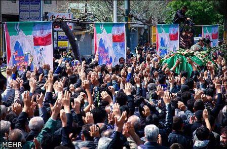 تشییع و خاکسپاری شهدای گمنام در دانشگاه آزاد تاکستان