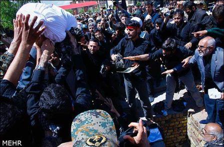 تشییع و خاکسپاری شهدای گمنام در دانشگاه آزاد تاکستان