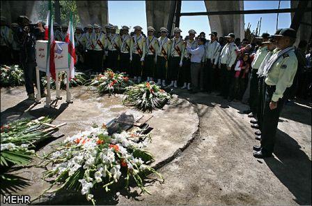 گرامیداشت هشت شهید گمنام تپه نور الشهدا