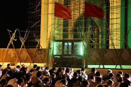 مراسم استقبال از ماه مبارک رمضان در جوار مزار شهدای گمنام تپه نورالشهدا قزوین