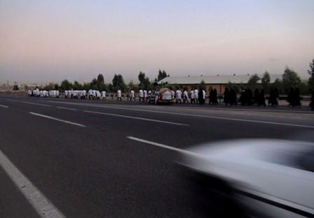 پیاده روی به طرف مرقد حضرت معصومه