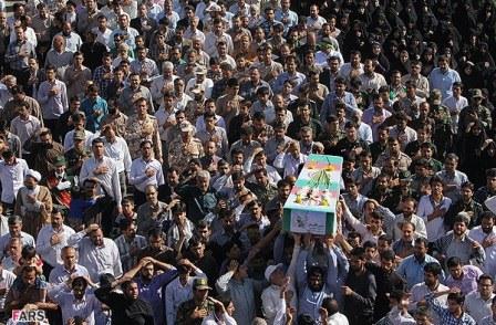 تشییع و خاکسپاری یک شهید گمنام در حوزه علمیه خواهران یزد