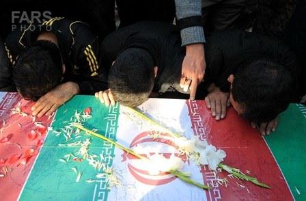 تشییع و خاکسپاری دو شهید گمنام در دانشکده فنی دختران ولی عصر(عج)