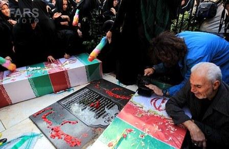 تشییع و خاکسپاری دو شهید گمنام در دانشکده فنی دختران ولی عصر(عج)