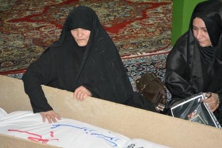 دیدار مادر شهید صبوری با فرزندش بعد از 31 سال