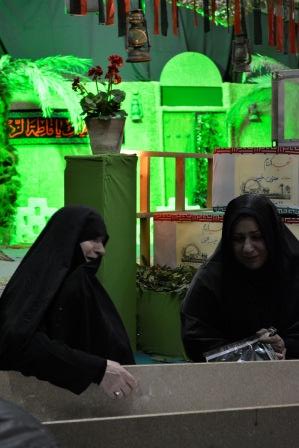 دیدار مادر شهید صبوری با فرزندش بعد از 31 سال