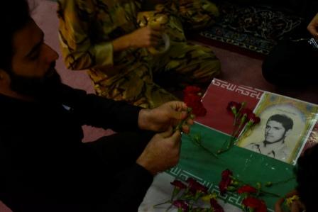 دیدار مادر شهید صبوری با فرزندش بعد از 31 سال