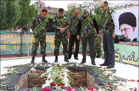 تشییع و خاکسپاری شهدای گمنام در بوستان نارنج تهران