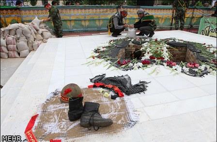 تشییع و خاکسپاری شهدای گمنام در بوستان نارنج تهران