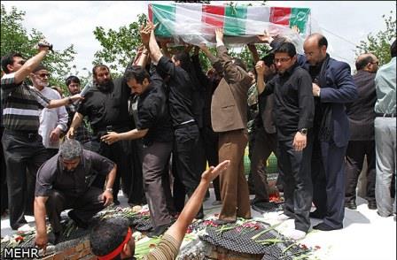 تشییع و خاکسپاری شهدای گمنام در بوستان نارنج تهران