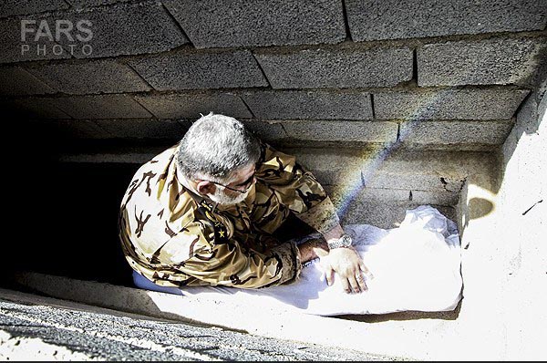 تشییع و خاکسپاری سه شهید گمنام در تهران