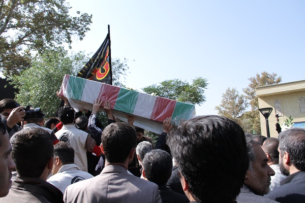 تشییع و خاکسپاری شهدای گمنام در بازار تهران