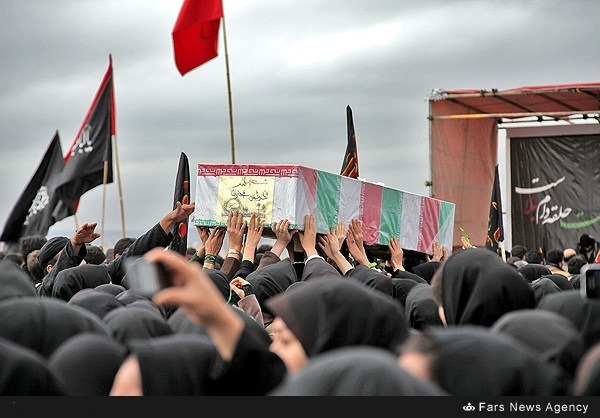 مراسم تشییع و خاکسپاری3 شهید گمنام در اردبیل