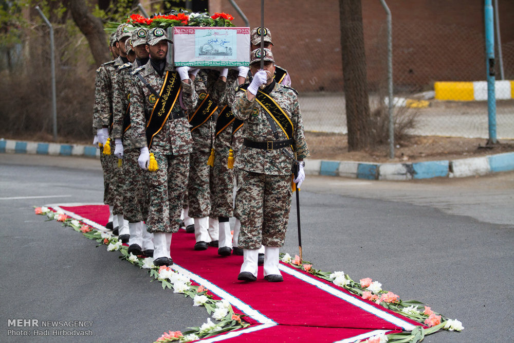 تشییع پیکر دو شهید گمنام در قرارگاه پدافند هوایی